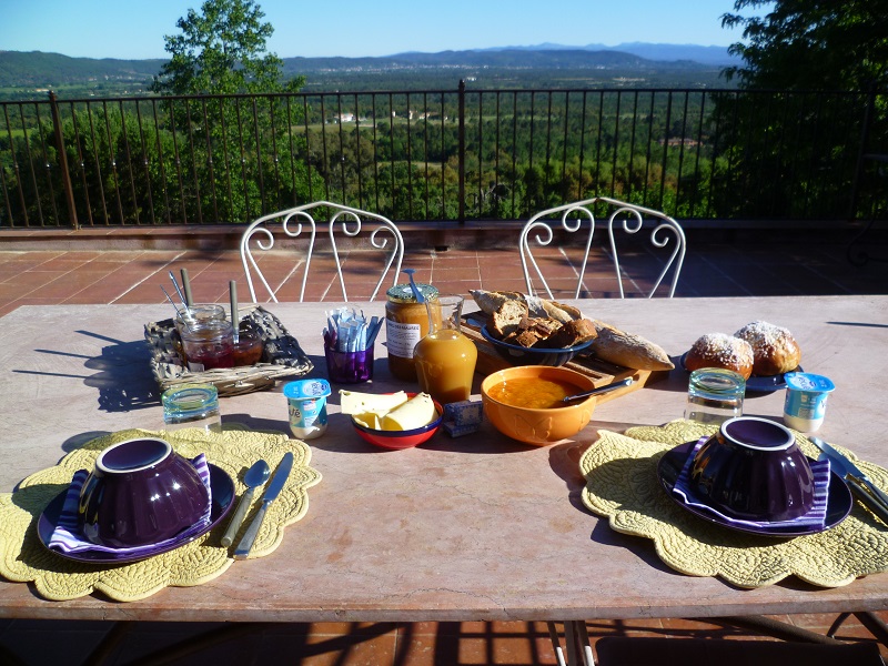 Petit déjeuner La Maison de Nathalie Petit déjeuner La Maison de Nathalie Chambre d'hotes var provence cote d'azur