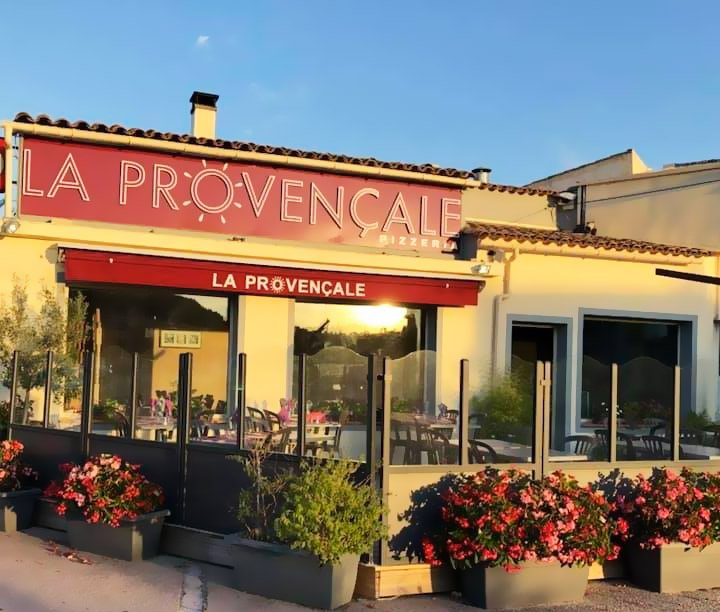 La Provençale Très bon restaurant organisé autour d'une cuisine créative et traditionnelle Au Cannet des Maures Restaurant La Provençale tout près de nos chambres d'hôtes situées aux Mayons Var